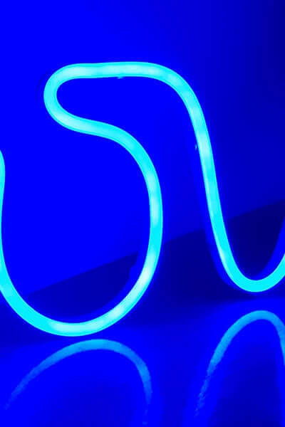 /tags/2018/09/18/neon-leds-love.jpg