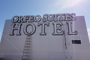 /trabajos/2-corporeos/0900-orfero-suites-hotel/letras-corporeas-46.jpg