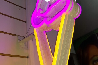 /trabajos/2019/05/24/carteles-neon-leds-helados-03.jpg
