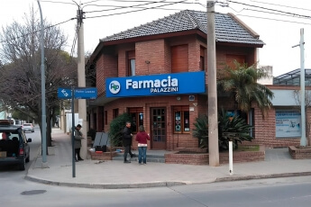 /trabajos/2024/07/15/letreros-para-tu-negocio-farmacia-01.jpg