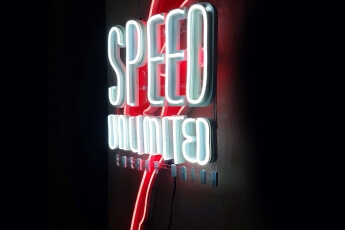 /trabajos/2025/01/10/letrero-neon-speed-07.jpg