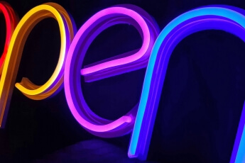 /trabajos/2025/11/23/cartel-neon-leds-open-04.jpg