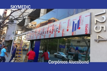 /trabajos/2026/08/18/letras-corporeas-alucobond-skymedica-01-luminosas.jpg