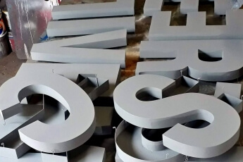 /trabajos/2026/10/24/epec-letras-de-acero-23.jpg